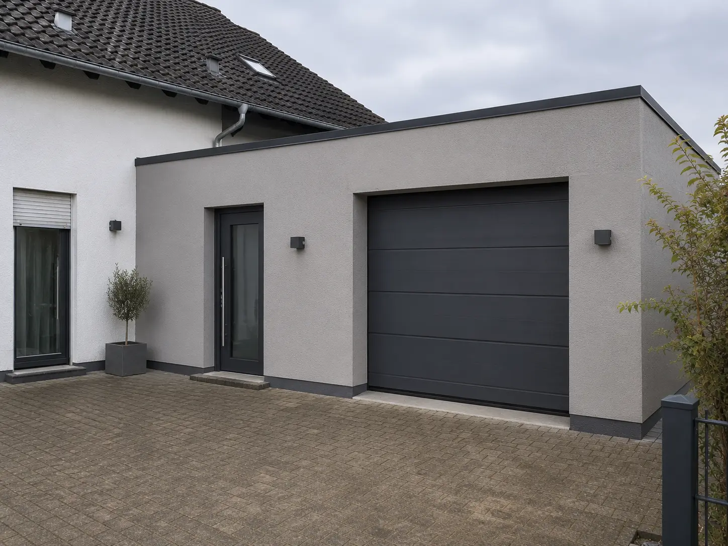 Moderner Garagenanbau als Referenzobjekt